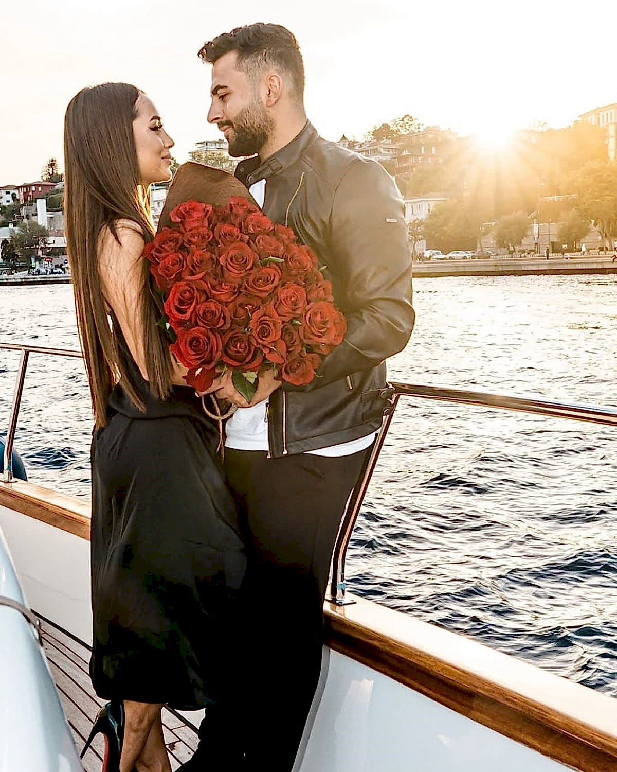 restoran ve helikopterde vip evlilik yil donumu 8